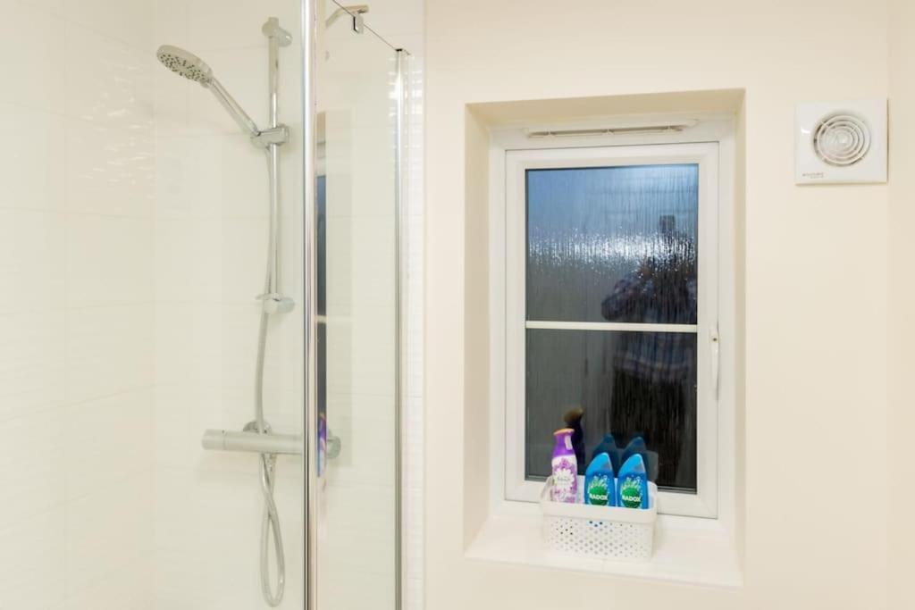 Cozy 3 Bed Sasha House In Beeston Nottingham Villa Exterior photo