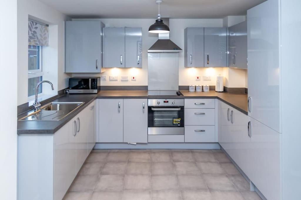 Cozy 3 Bed Sasha House In Beeston Nottingham Villa Exterior photo