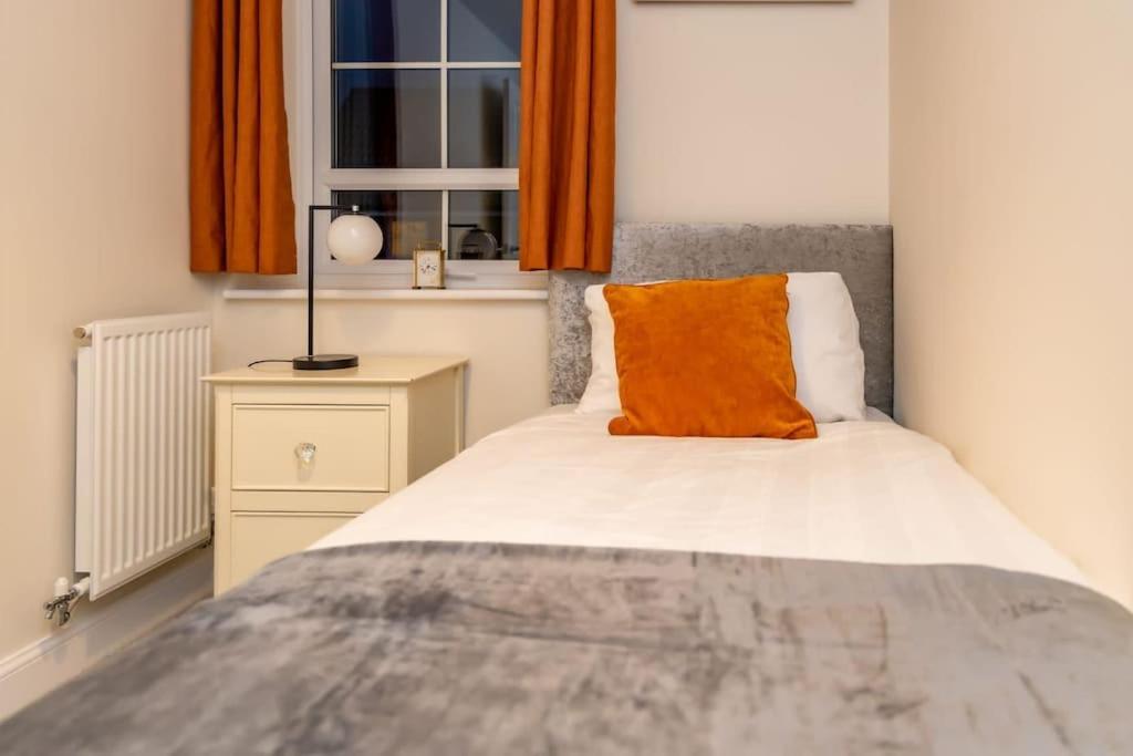 Cozy 3 Bed Sasha House In Beeston Nottingham Villa Exterior photo
