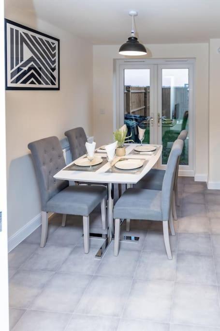 Cozy 3 Bed Sasha House In Beeston Nottingham Villa Exterior photo